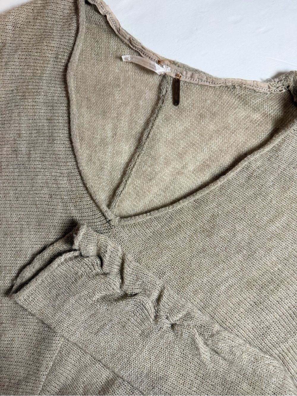 Free People Wool Alpaca Blend Lightweight Knit Sweater XS Tan Ruched V-Neck